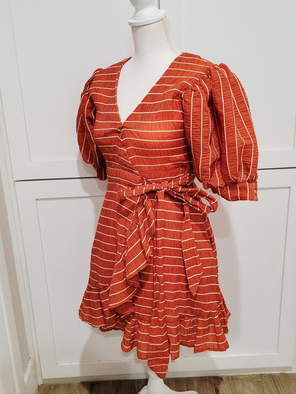 Scotch & Soda Rust & Cream Ruffled Wrap Dress w/Balloon Sleeves | XS - Picture 2 of 7
